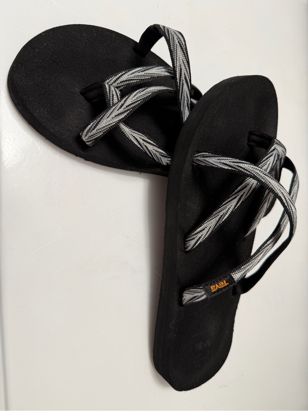 Size 10 Teva Women’s Black Sandal with Gray Patterned Straps